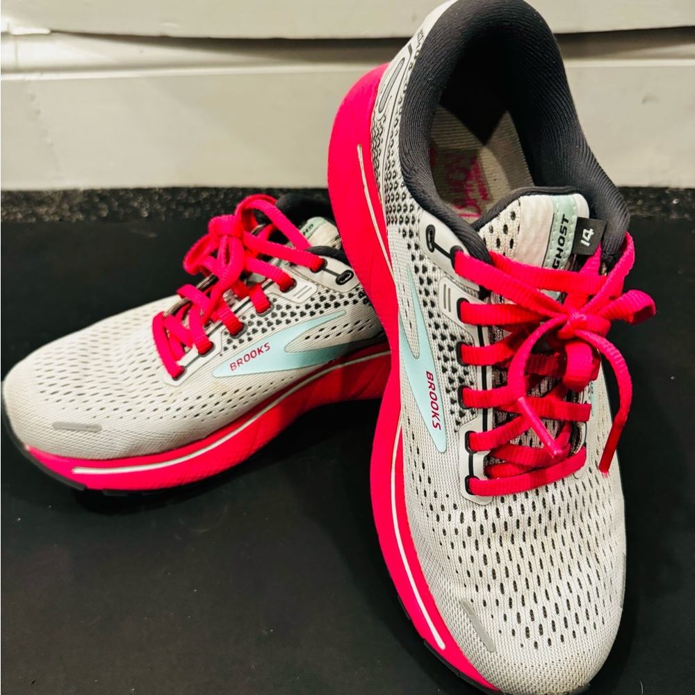 Women’s Brooks Ghost 14 Size 7